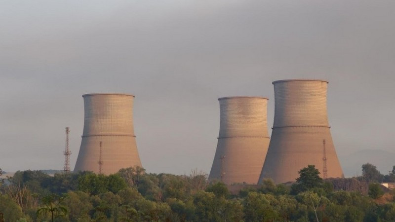 Задържаха четирима служители на ТЕЦ „Бобов дол“, иззеха документи, списъци с имена